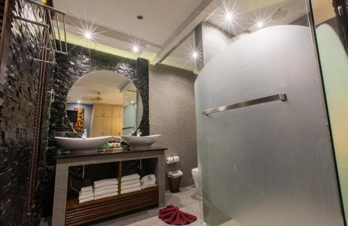 Patong Complejo | Suite Premium Deluxe con piscina profunda (A)