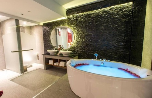 Patong Complejo | Suite estándar con jacuzzi en Patong