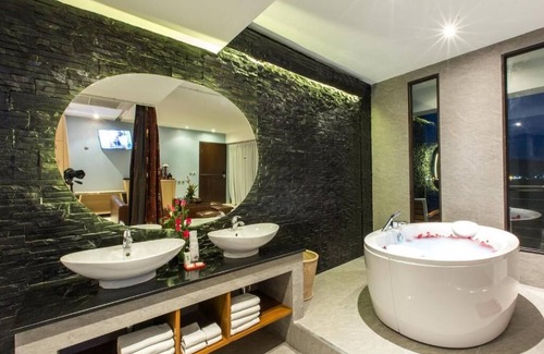 Patong Complejo | Suite estándar con jacuzzi en Patong