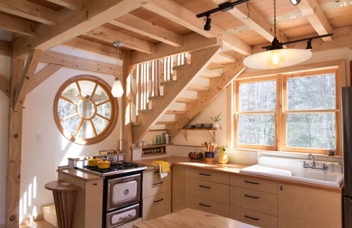 Crescent Beach Cabina | Shackup Cabin— Wood Fired Hot Tub & Near the beach