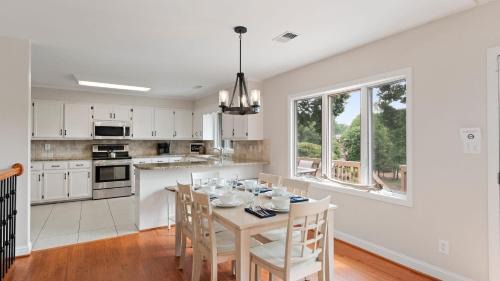 Denver Casa | Shades of Summer by AvantStay Gazebo Dock View