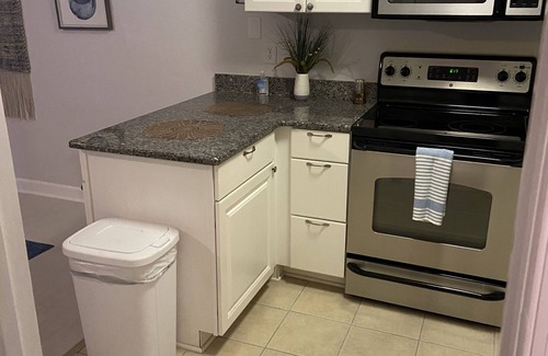 Northeast Virginia Beach Condominio | Shadowlawn Villas, Suite II