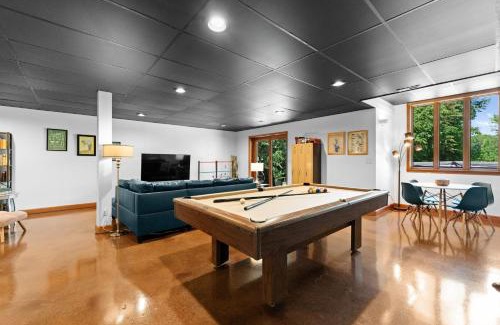 Sherrills Ford Casa | Shady Daze: Waterfront Home w Deck Hot Tub Lake Views