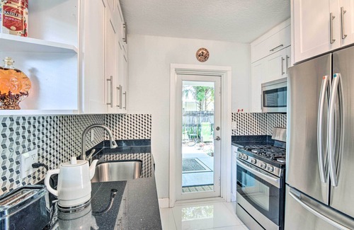 Croissant Park Casa | Shady & Eclectic Fort Lauderdale Dwelling w/ Yard!
