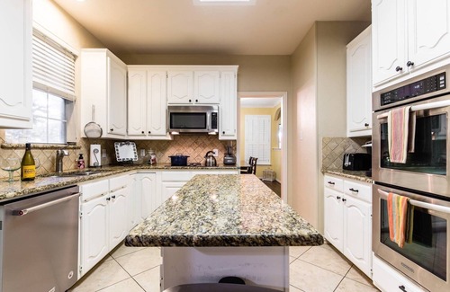 Coppell Casa | Shady Ranch casa, zona tranquila, familiar con piscina.