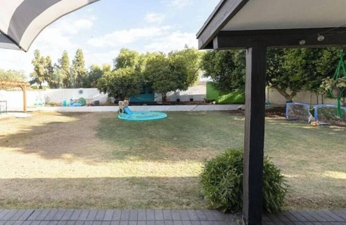 Tempe Apartamento | Shady Spaces & Safe, Soaker Tub Kids Paradise
