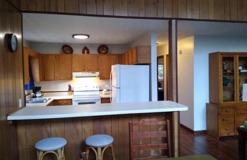 Chalet Village Chalet De Esquí | Shady Woods Retreat 3BR Chalet