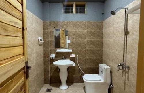 Khyber Pakhtunkhwa Hotel | Shah Continental Hotel and Restaurant