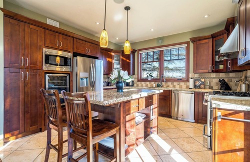 Craigleith Cabaña | Shale Beach House - 5 mins to Blue Mountain Village!