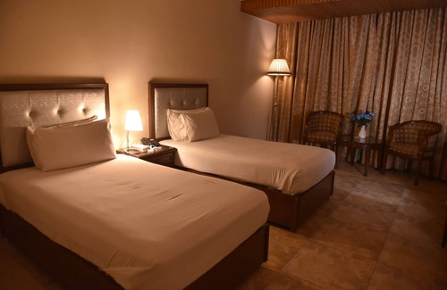 Gulberg Hotel | Shalimar Tower Hotel Lahore