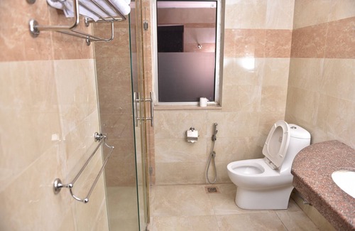 Gulberg Hotel | Shalimar Tower Hotel Lahore
