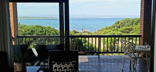 Jeffreys Bay Casa | Shaloha Guesthouse on Supertubes