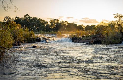 Divundu Cabina | Shametu River Lodge