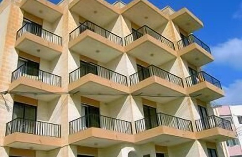 Qawra Apartamento | Shamrock