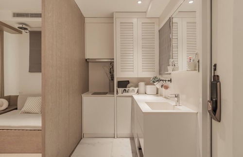 Jing'an Casa | Shanghai Hills & Gefii 50 Shades of Grey