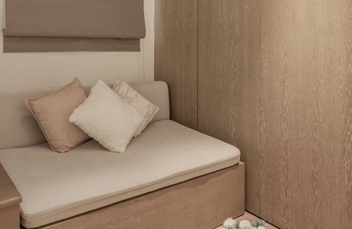 Jing'an Casa | Shanghai Hills & Gefii 50 Shades of Grey
