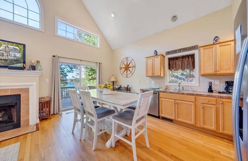 Smith Mountain Lake Casa | Shangri-La -dogs friendly, firepit, wifi, 2 kayaks, 2 kitchens, and a Pool Table