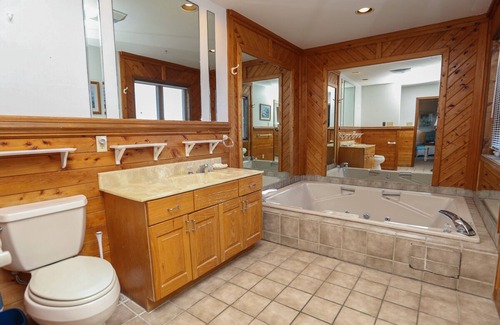 Tuckahoe Casa | “Shangri-la” is a 4 bedroom, 3 ½ bath oceanfront OBX property in the quaint town of Duck.
