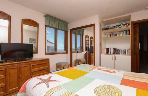 Tuckahoe Casa | “Shangri-la” is a 4 bedroom, 3 ½ bath oceanfront OBX property in the quaint town of Duck.