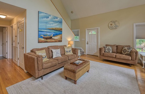 Huddleston Casa | Shangri-La - Lake home with private dock, 2 kitchens, fireplace, kayaks & W/D