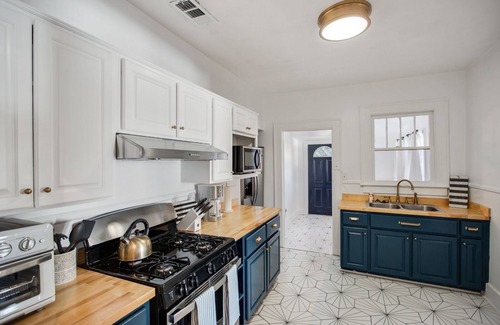 Thunderbolt Casa | Shangri-La @ Rowland: Eclectic and Stylish Cottage