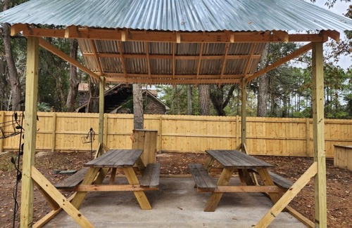 Hinesville Casa | Shanks Quarters home away from home.