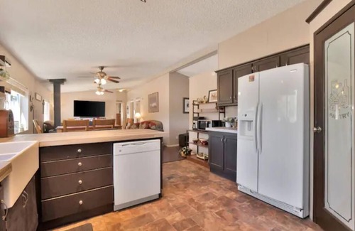Williamson Casa | Shanti Ranchette - Bring the Horses and the Family!