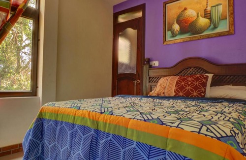 San Pedro La Laguna Hotel | SHANTI SHANTI Hotel & Restaurante