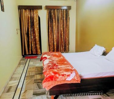 Faizabad Apartamento | Shantiniketan 4BHK Comfortable Family Stay in Ayodhya