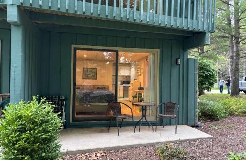 Bellaire Casa | Shanty Creek, Condo, Golf ,Sleeps 4, Pets welcome!