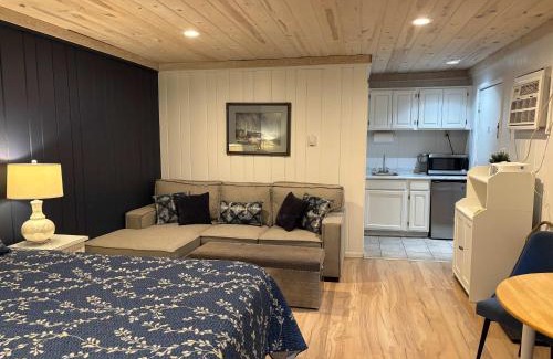 Bellaire Casa | Shanty Creek, Condo, Golf ,Sleeps 4, Pets welcome!
