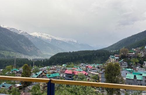 Old Manali Hotel | Sharda House