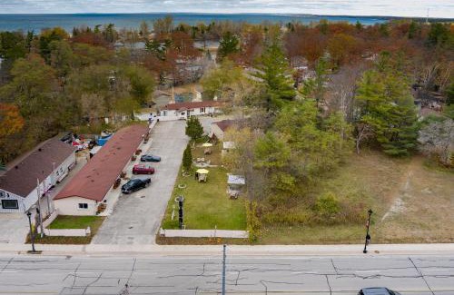 Wasaga Beach Hotel | Sharodon Sands Motel