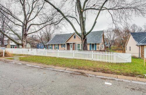 Shawnee Apartamento | Shawnee Vacation Rental about 11 Mi to Kansas City!