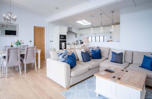 Wiseman's Bridge Casa | Shearwater 30 - 2 Bedroom Lodge - Summerhill