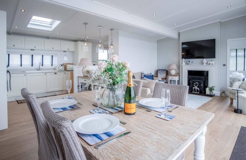 Wiseman's Bridge Casa | Shearwater 30 - 2 Bedroom Lodge - Summerhill