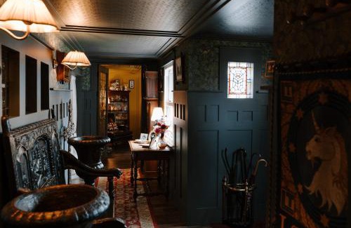 Belfast Casa | Sheddington Manor - 2 Bedroom Guest House & Cinema