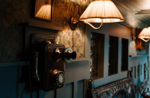 Belfast Casa | Sheddington Manor - 2 Bedroom Guest House & Cinema