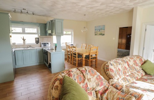 Carrick-on-Shannon Casa | SHEEMORE VIEW, pet friendly in Leitrim, County Leitrim
