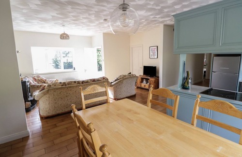 Carrick-on-Shannon Casa | SHEEMORE VIEW, pet friendly in Leitrim, County Leitrim