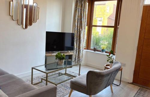 Hillsborough Casa | Sheffield 3-bedroom house with free street parking