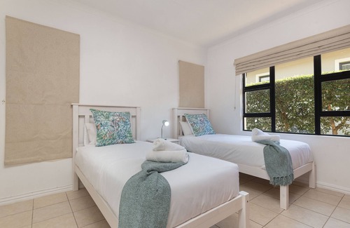 Sheffield Beach Casa | Sheffield Cove 30 - Three Bedroom House, Sleeps 6