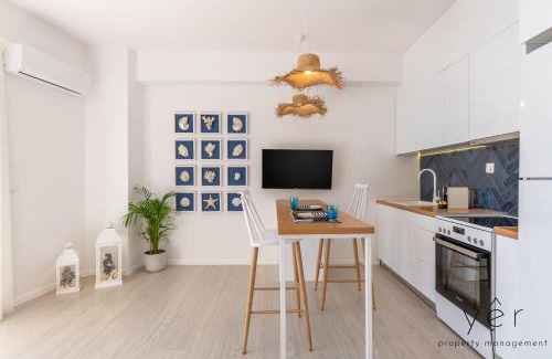 Peiraiki Apartamento | Shell-Charm w/Sea View & Parking