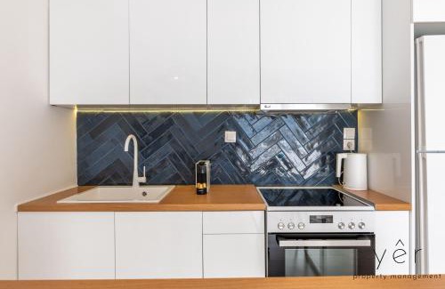 Peiraiki Apartamento | Shell-Charm w/Sea View & Parking