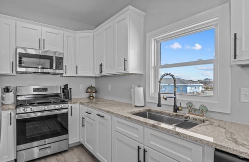 Harkers Island Condominio | Shell Point- Sound Front Condo with Boat Slip Access