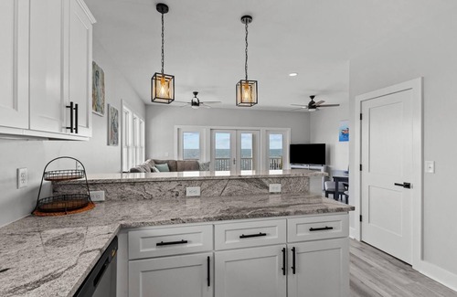 Harkers Island Condominio | Shell Point- Sound Front Condo with Boat Slip Access
