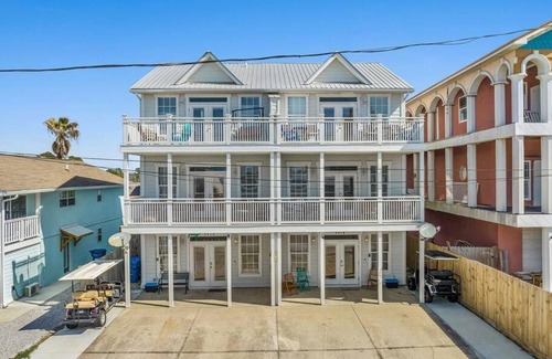 Biltmore Beach Casa | Shells and Bells Ocean Paradise - Sleeps 24, 2 Private Pools