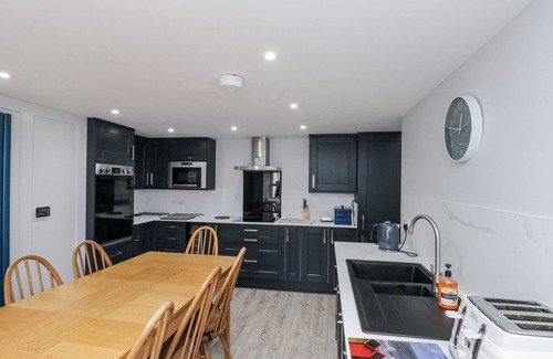 Sandsend Casa | SHELSTONE, family friendly, country holiday cottage in Whitby