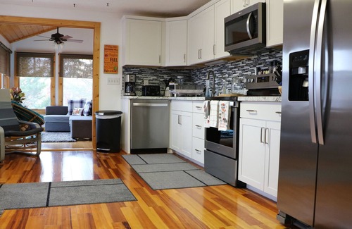 Fort Valley Casa | Shenandoah County Home: Hot Tub, Trails, 3 Decks, 13 activities, no cleaning fee
