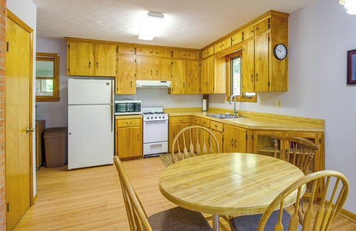 Elkton Cabina | Shenandoah National Park: Cabin w/ Patio!